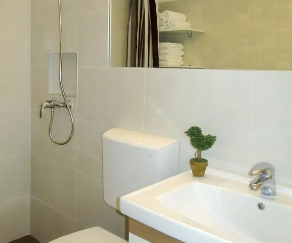 Tome-2 By Interhome * Vir