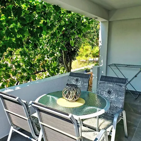Tome - Vir129 By Interhome Vir