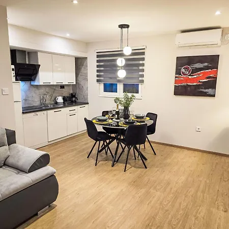 Tome-2 By Interhome Apartmán *